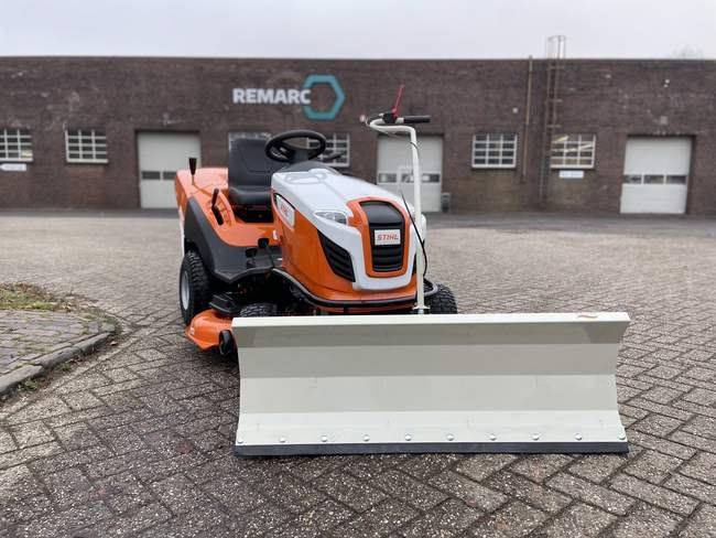 STIHL Rasentraktor RT 5112 Z - inkl. Schneeschild